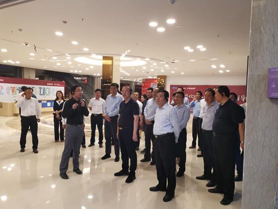 滁州市“三看三比”檢查組蒞臨定遠(yuǎn)紅星美凱龍商場觀摩項(xiàng)目工作